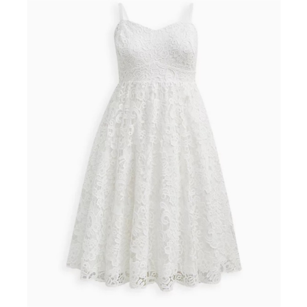 Torrid crochet lace sweetheart cut dress - Picture 4 of 13